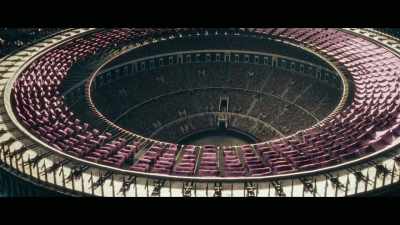 All you can see
is one flat floor. - Colosseum