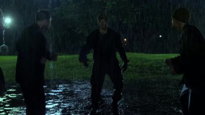 [all chanting] Castle! Castle!
Castle! Castle! - Marvel's The Punisher