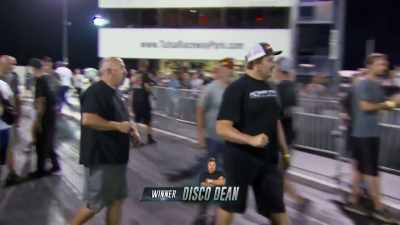 - [all cheering]
- And Disco Dean gets there. - Street Outlaws No Prep Kings Team Attack
