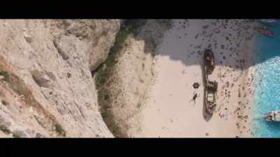 [all cheering] - Fly
