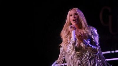 [ All cheering ] - Carrie Underwood: Reflection