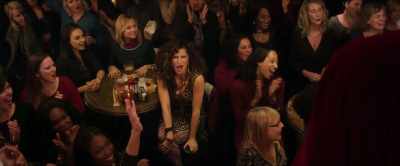 [all cheering] - A Bad Moms Christmas