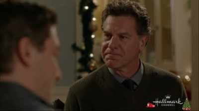 - [ALL] Cheers.
- [GLASSES CLINKING] - Christmas in Love