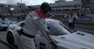 All clear. Drop the car. - Gran Turismo