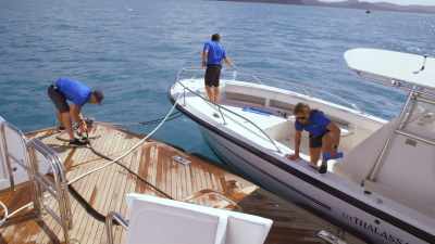 All crew, all crew,
get in your whites, - Below Deck Down Under