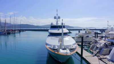 All crew, all crew, please 
turn the boat around... - Below Deck Down Under
