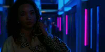 ♪ All eyes turn to you ♪ - I Know What You Did Last Summer