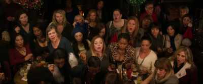 [all gasping] - A Bad Moms Christmas