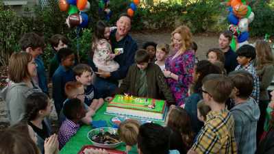 All: * Happy birthday,
dear Kenny * - Good Girls