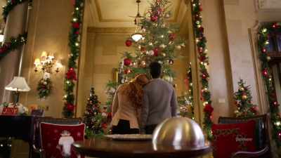 ♪ All I want is you for the holidays ♪ - Hotel for the Holidays