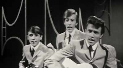 All: ♪ If this should end ♪ - The Bee Gees: How Can You Mend a Broken Heart
