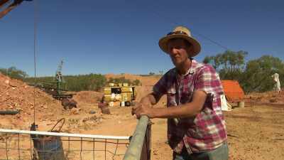 All I'm trying to do is
keep everything going, - Outback Opal Hunters