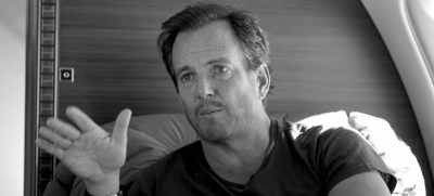 - All jokes aside--
- [Sean] My father
was really nurturing. - SmartLess: On the Road