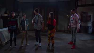 ‐(all laughing) ‐(ball bouncing) - Raven's Home