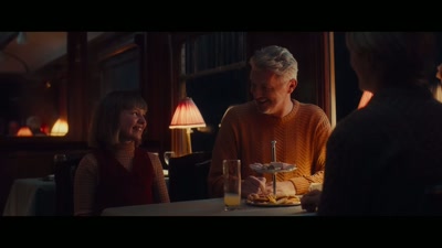 [all laughing] - The Claus Family 3