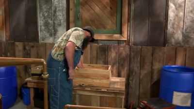 [all laughing] - Moonshiners: Master Distiller