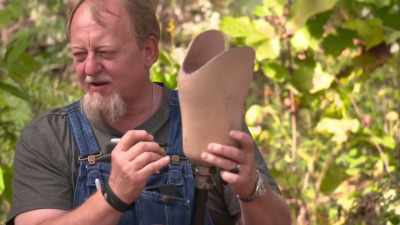 [all laughing] - Moonshiners: Master Distiller