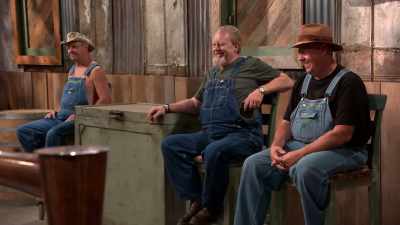 [all laughing] - Moonshiners: Master Distiller