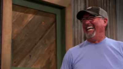 [all laughing] - Moonshiners: Master Distiller