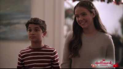 (all laughing) - Christmas at Graceland: Home for the Holidays