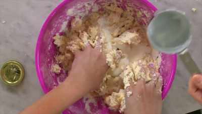 All your liquid is incorporated - Selena + Chef