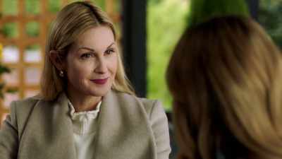 All that loss
and look how brave she is. - Pretty Little Liars: The Perfectionists