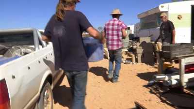 All we need is the compressor
and the hoses and jackhammers, - Outback Opal Hunters