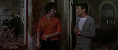 All night long, you hardly talked.
Is something wrong? - Trapeze