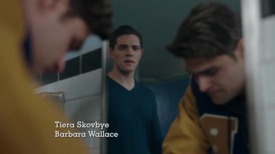 All of her stuff is gone. - Riverdale