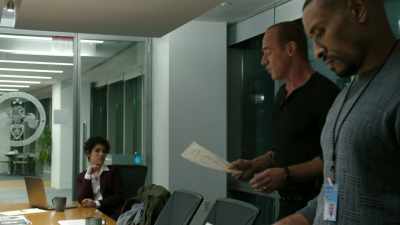 All of them are counterfeit - Law & Order: Organized Crime