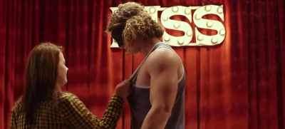 ♪ All our stuff in trunks and paper bags ♪ - The Kissing Booth