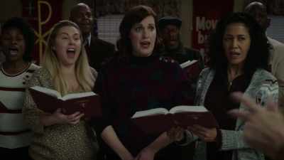 All: ♪ Praise him, praise him - Good Girls