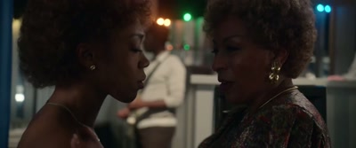 -All right? All right. Come on.
-[Clive] You know. - Whitney Houston: I Wanna Dance with Somebody