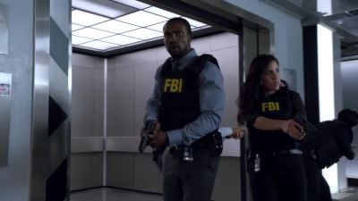 All right, are we on the right floor? - Blindspot