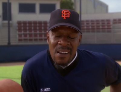 All right. Batting practice. - Star Trek: Deep Space Nine