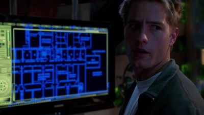 All right, boys, you know the drill.
Let's gear up and get out. - Smallville