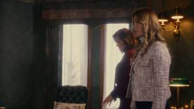 - All right, but when I'm Queen, - Private Princess Christmas