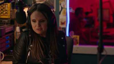 - All right, caller,
I'll hook you up, - Moonshine