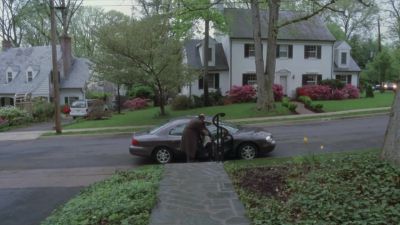 All right, careful stepping out. - The West Wing