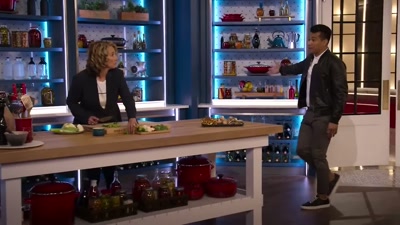 All right.
Chef Melissa, those boxes are crazy. - Cook at all Costs