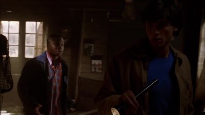 All right, Clark, that's enough.
Let's go. There's nothing here. - Smallville