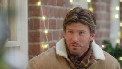 All right, come on. We gotta
get to the venue - The Secret Gift of Christmas