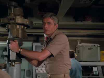  All right, commander. - Beyond Westworld