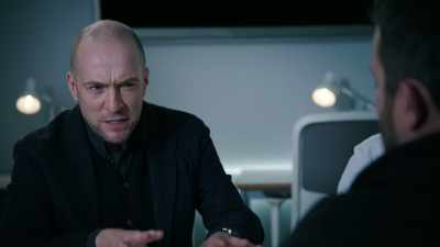- All right, does that make sense?
- Yes, that makes sense. - Derren Brown: Sacrifice