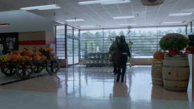 - All right, everybody be cool,
and nobody gets hurt. - Good Girls