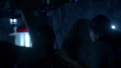 All right, everybody. Come on.
Keep moving forward. - Under the Dome