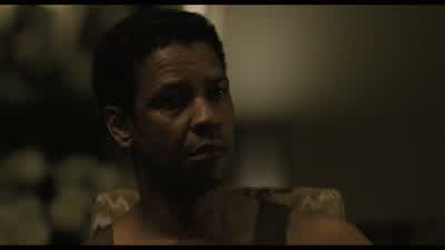 All right, everybody get out. - American Gangster