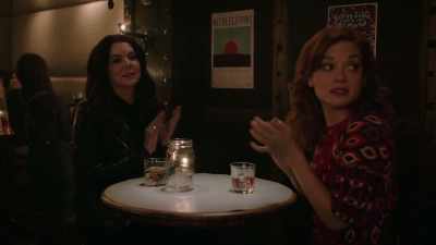 - All right, everybody,
looks like we have, uh, - Zoey's Extraordinary Playlist