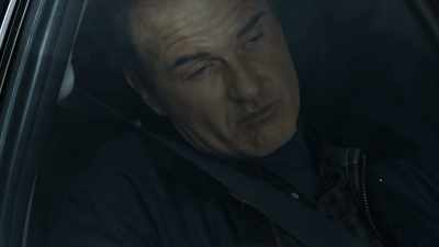 All right, eyes up, people. - FBI: Most Wanted