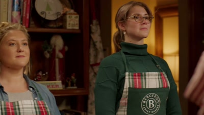 All right.
First things first. - My Southern Family Christmas